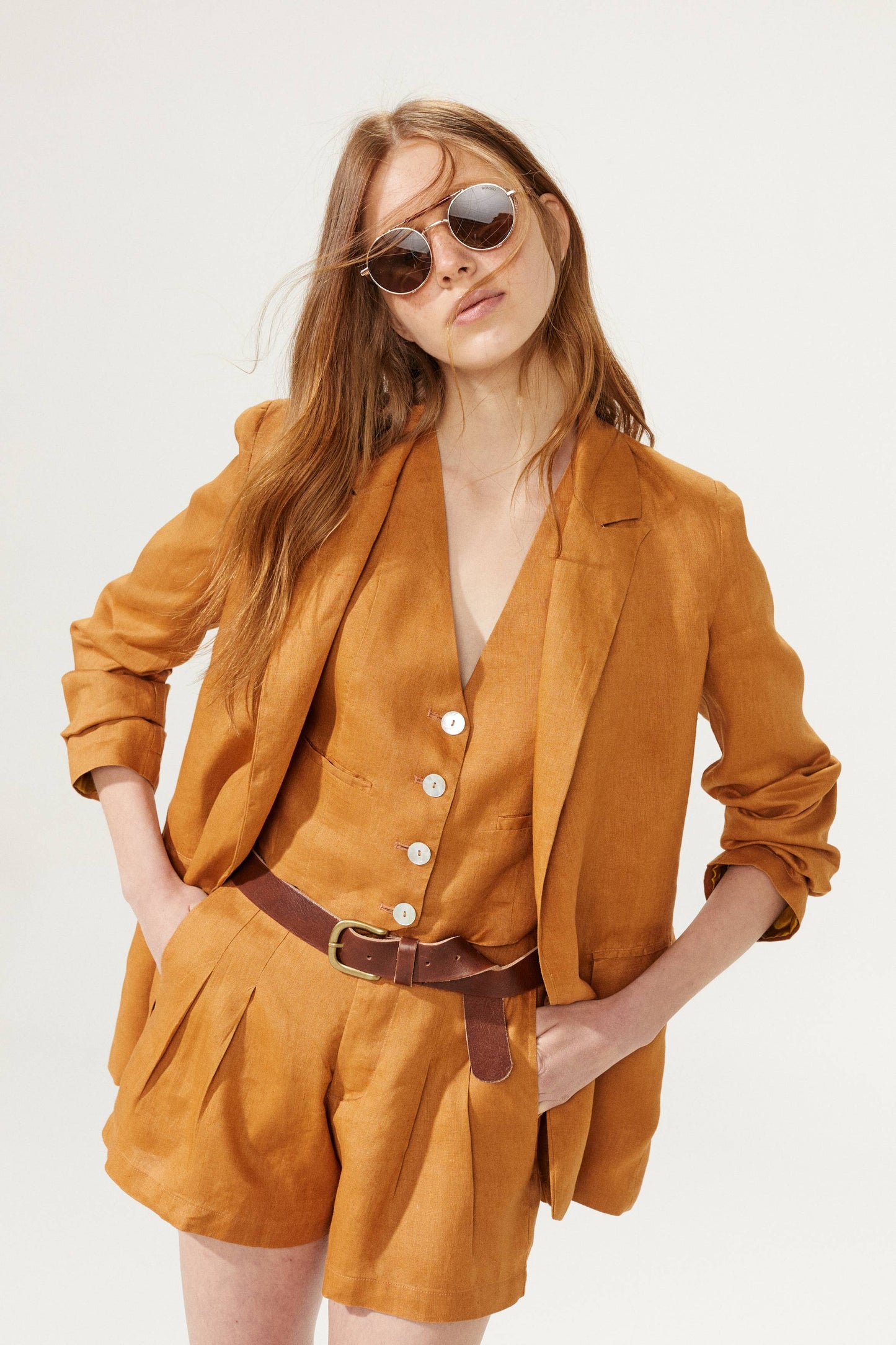 Frida Linen Shorts - Caramel