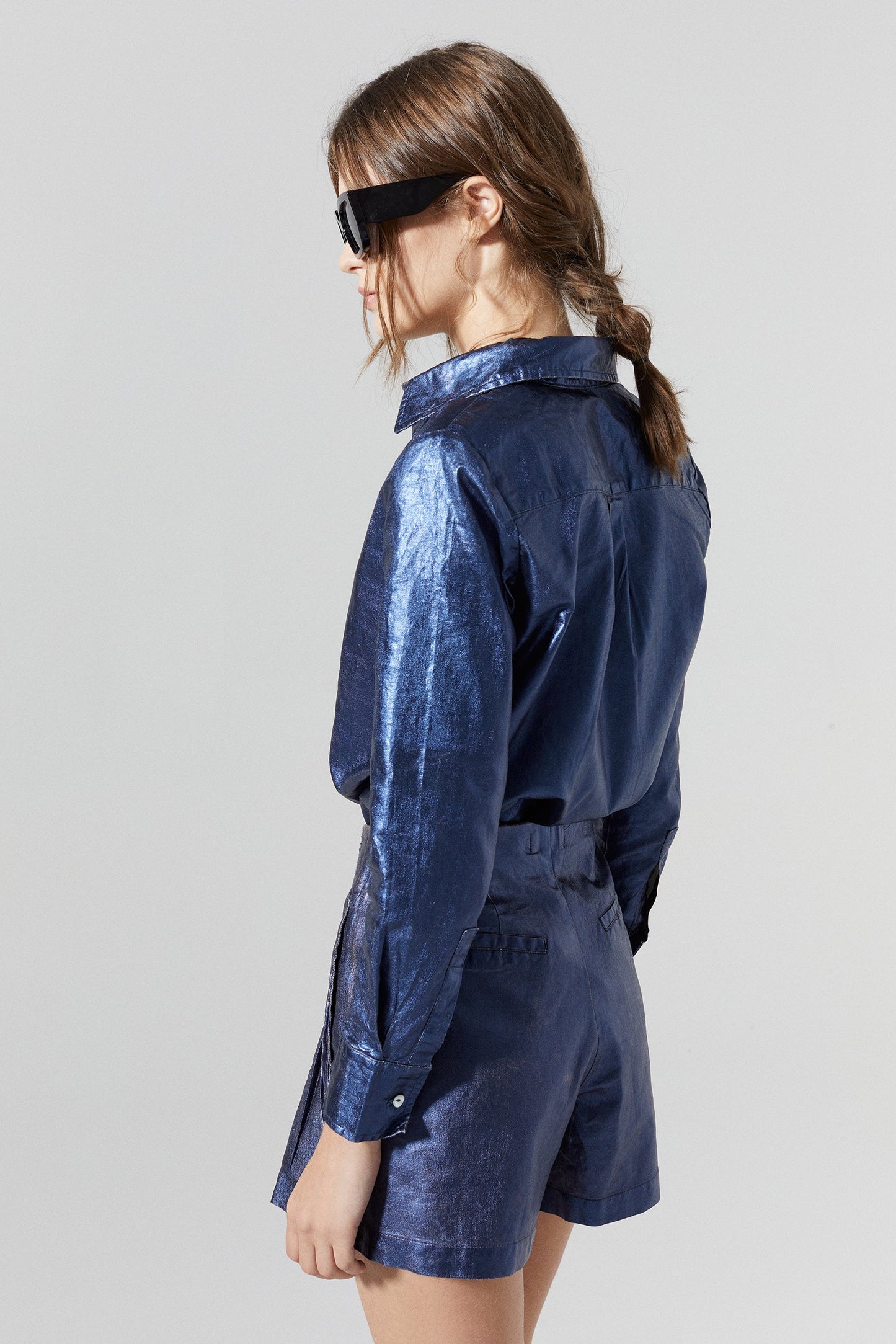 Frida Metallic Linen Shorts - Dark Blue